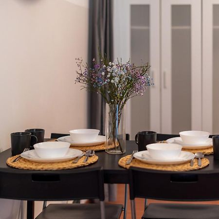 Cozy Apartment In Akacfa Street Budapest Exterior foto
